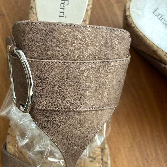 Luca Ferri | Brown wedge sandal - Picture 3 of 10